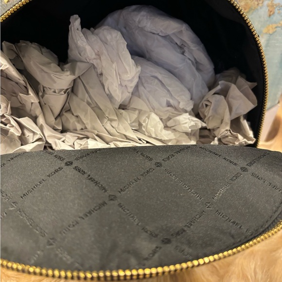 Michael kors backpack - Picture 4 of 7